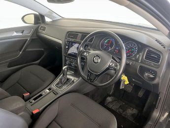 Volkswagen e-Golf 35.8kWh e-Golf Auto 5dr