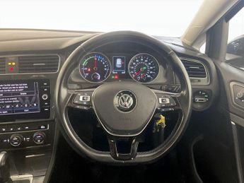 Volkswagen e-Golf 35.8kWh e-Golf Auto 5dr