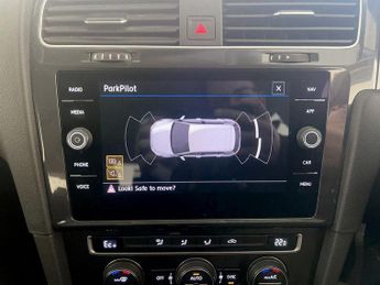 Volkswagen e-Golf 35.8kWh e-Golf Auto 5dr