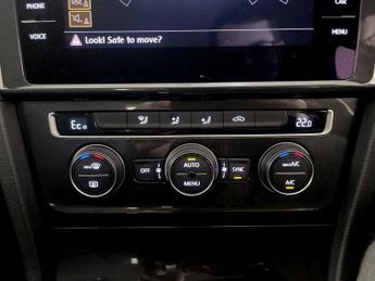 Volkswagen e-Golf 35.8kWh e-Golf Auto 5dr