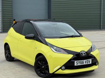 Toyota AYGO 1.0 VVT-i x-cite 3 Yellow Bi-Tone Euro 6 5dr
