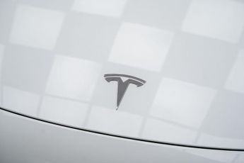 Tesla Model 3 (Dual Motor) Long Range Auto 4WDE 4dr