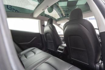Tesla Model 3 (Dual Motor) Long Range Auto 4WDE 4dr