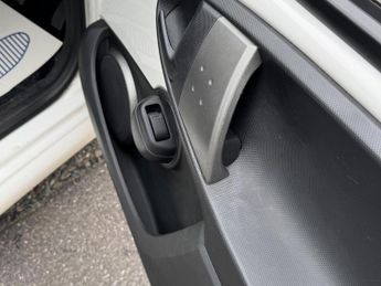 Toyota AYGO 1.0 VVT-i Move MultiMode Euro 5 5dr