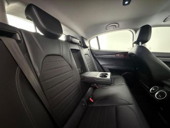 Alfa Romeo Stelvio 2.0T Super Auto Q4 AWD Euro 6 (s/s) 5dr