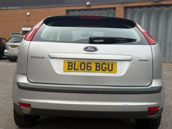 Ford Focus 1.6 Ghia 5dr