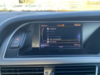 Audi A4 Avant 2.0 TFSI S line Estate 5dr Petrol Multitronic Euro 5 (s/s) (211 