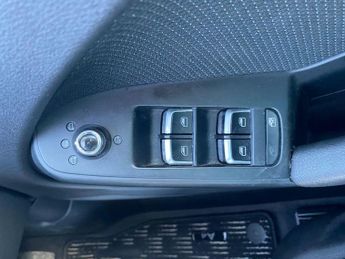 Audi A4 Avant 2.0 TFSI S line Estate 5dr Petrol Multitronic Euro 5 (s/s) (211 