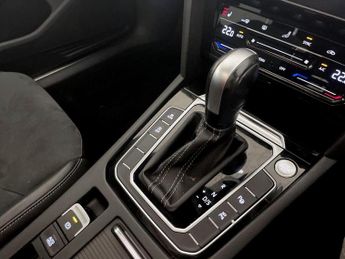 Volkswagen Arteon 2.0 TDI R-Line Shooting Brake DSG 4Motion Euro 6 (s/s) 5dr
