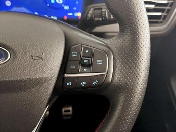 Ford Kuga 2.5 EcoBoost Duratec 14.4kWh ST-Line First Edition CVT Euro 6 (s