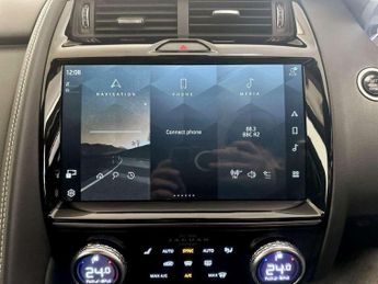 Jaguar E-PACE 1.5 P300e 11.5kWh R-Dynamic SE Auto AWD Euro 6 (s/s) 5dr