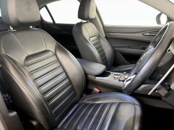 Alfa Romeo Stelvio 2.2 TD Lusso Ti Auto Q4 AWD Euro 6 (s/s) 5dr
