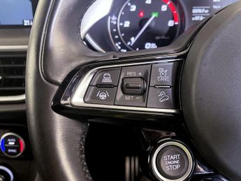 Alfa Romeo Stelvio 2.2 TD Lusso Ti Auto Q4 AWD Euro 6 (s/s) 5dr