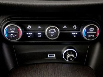 Alfa Romeo Stelvio 2.2 TD Lusso Ti Auto Q4 AWD Euro 6 (s/s) 5dr