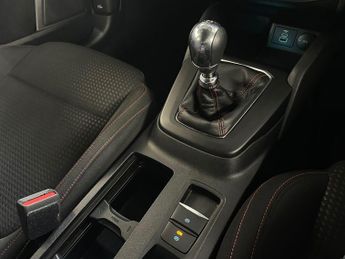 Ford Focus 1.0T EcoBoost ST-Line Euro 6 (s/s) 5dr