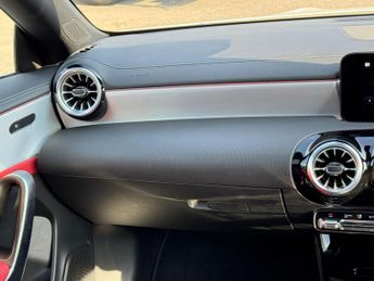 Mercedes-Benz CLA 1.3 CLA180 AMG Line (Premium Plus 2) Coupe 7G-DCT Euro 6 (s/s) 4