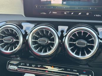 Mercedes-Benz CLA 1.3 CLA180 AMG Line (Premium Plus 2) Coupe 7G-DCT Euro 6 (s/s) 4