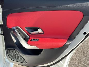 Mercedes-Benz CLA 1.3 CLA180 AMG Line (Premium Plus 2) Coupe 7G-DCT Euro 6 (s/s) 4