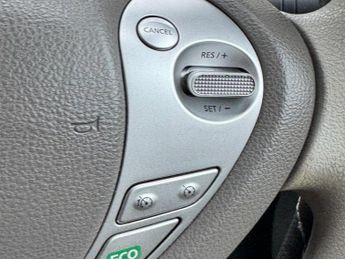 Nissan Leaf 24kWh Acenta Auto 5dr