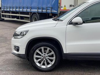 Volkswagen Tiguan 2.0 TDI BlueMotion Tech SE DSG 4WD Euro 5 (s/s) 5dr