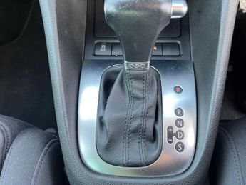 Volkswagen Golf 2.0 TDI Sportline DSG Euro 5 5dr