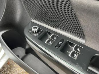 Volkswagen Golf 2.0 TDI Sportline DSG Euro 5 5dr