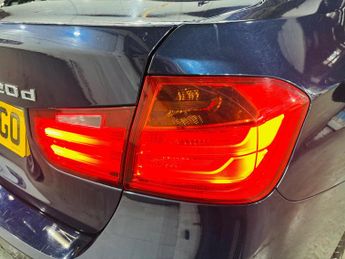 BMW 3 Series 2.0 320d Luxury Auto Euro 5 (s/s) 4dr