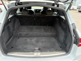 Mercedes-Benz E Class 2.0 E300de 13.5kWh AMG Line (Premium) G-Tronic+ Euro 6 (s/s) 5dr