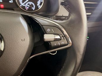 Skoda Kamiq 1.0 TSI SE Euro 6 (s/s) 5dr