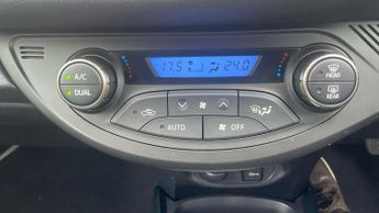 Toyota Yaris 1.5 VVT-h Design E-CVT Euro 6 5dr
