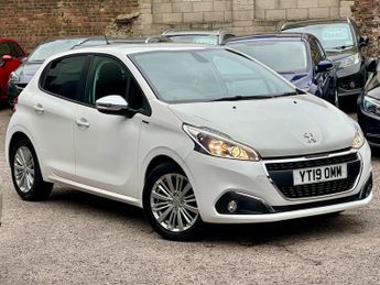 Peugeot 208 1.2 PureTech Signature Euro 6 (s/s) 5dr