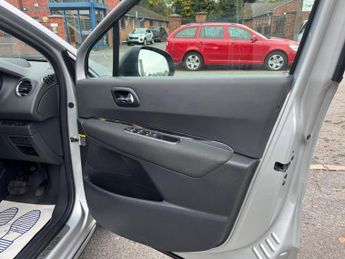 Peugeot 3008 1.6 e-HDi Active EGC Euro 5 (s/s) 5dr