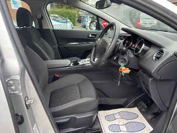 Peugeot 3008 1.6 e-HDi Active EGC Euro 5 (s/s) 5dr