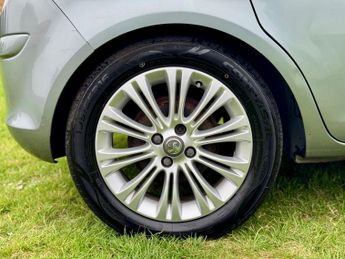 Vauxhall Corsa 1.4 16V SE Auto Euro 5 5dr