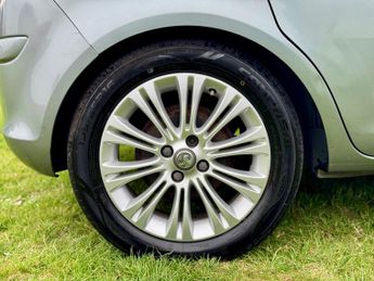 Vauxhall Corsa 1.4 16V SE Auto Euro 5 5dr