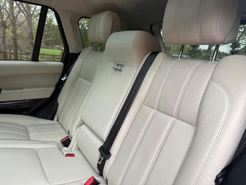 Land Rover Range Rover 4.4 SD V8 Vogue Auto 4WD Euro 6 (s/s) 5dr