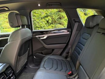 Volkswagen Touareg 3.0 TDI V6 Black Edition Tiptronic 4Motion Euro 6 (s/s) 5dr