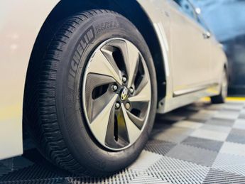 Hyundai IONIQ 1.6 h-GDi Premium DCT Euro 6 (s/s) 5dr