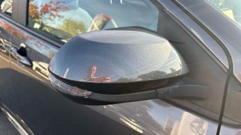 Toyota Yaris 1.5 VVT-h Design E-CVT Euro 6 (s/s) 5dr
