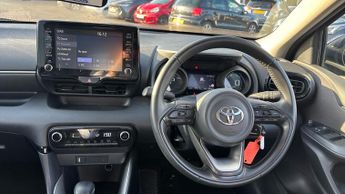 Toyota Yaris 1.5 VVT-h Design E-CVT Euro 6 (s/s) 5dr