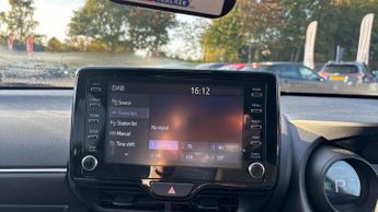 Toyota Yaris 1.5 VVT-h Design E-CVT Euro 6 (s/s) 5dr