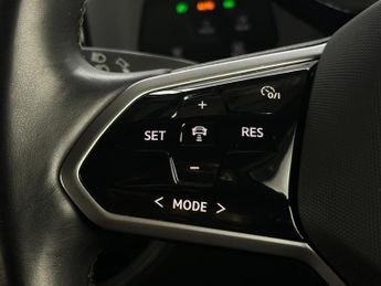 Volkswagen ID.3 Pro 58kWh Life Auto 5dr