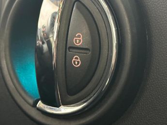 MINI Countryman 1.5 10kWh Cooper SE Exclusive Auto ALL4 Euro 6 (s/s) 5dr