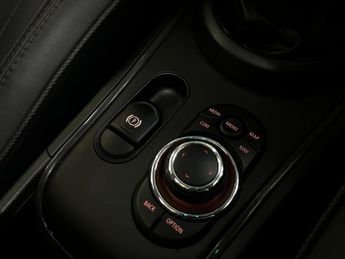 MINI Countryman 1.5 10kWh Cooper SE Exclusive Auto ALL4 Euro 6 (s/s) 5dr