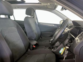 Volkswagen Tiguan 2.0 TDI SEL 4Motion Euro 6 (s/s) 5dr