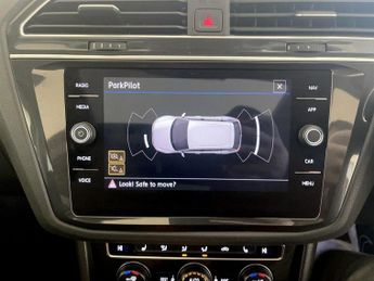 Volkswagen Tiguan 2.0 TDI SEL 4Motion Euro 6 (s/s) 5dr