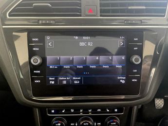 Volkswagen Tiguan 2.0 TDI SEL 4Motion Euro 6 (s/s) 5dr