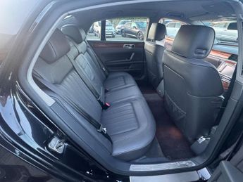 Volkswagen Phaeton 3.0 TDI CR V6 Tiptronic 4Motion Euro 5 4dr