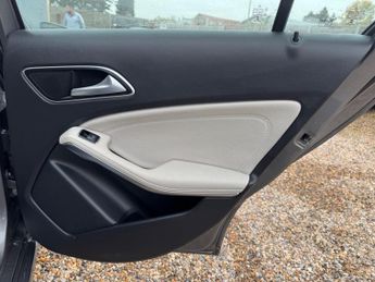 Mercedes-Benz A Class 1.5 A180d Sport 7G-DCT Euro 6 (s/s) 5dr