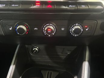 Audi Q2 1.5 TFSI CoD 35 Black Edition S Tronic Euro 6 (s/s) 5dr